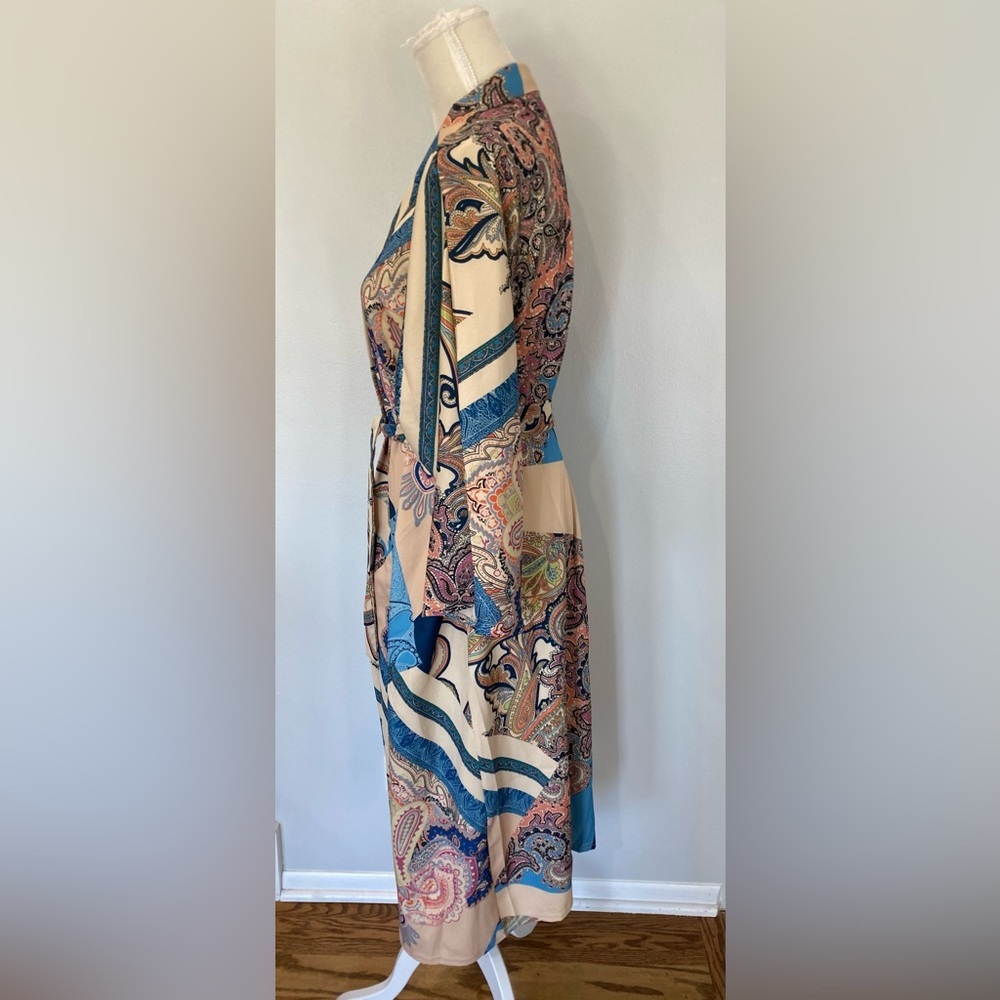 Women long sleeve beige and multi color one size belted kimono nwt - Picture 4 of 8